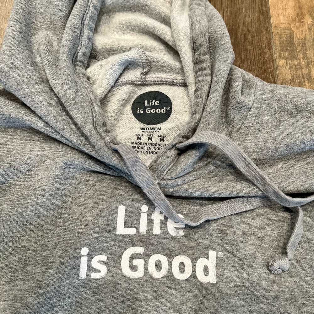 Life Is Good Sweatshirt Hoodie Gray Women Size medium Drawstrings Logo kangaroo